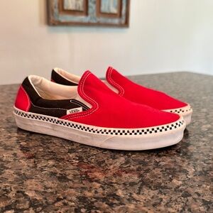 Vans unisex Red and Black Slip-On Sneakers women 8 men’s 6.5